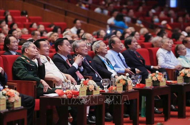 le-ky-niem-70-nam-truong-hoc-sinh-mien-nam-tren-dat-bac-2.jpeg