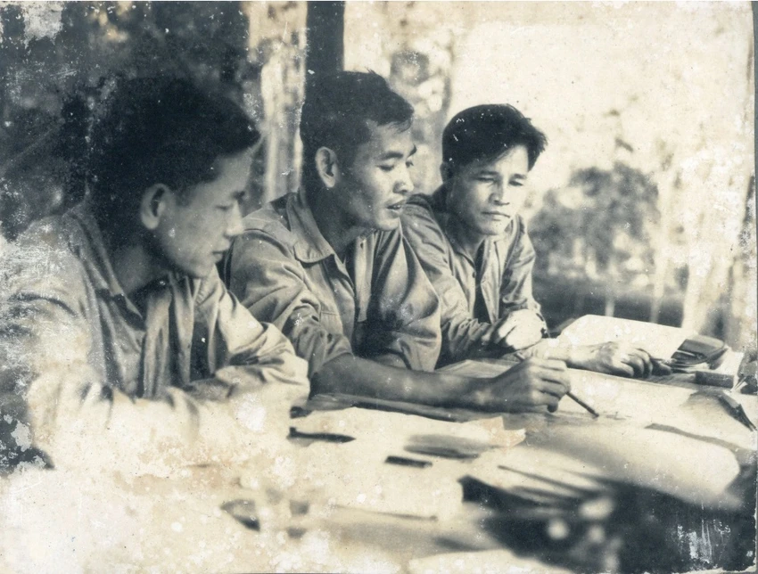 dai-tuong-nguyen-chi-thanh-voi-cach-mang-mien-nam-1.jpg