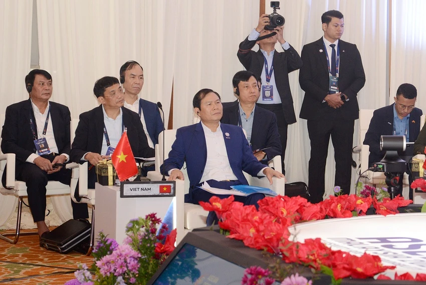 dai-tuong-nguyen-tan-cuong-du-hoi-nghi-hep-bo-truong-quoc-phong-cac-nuoc.jpg