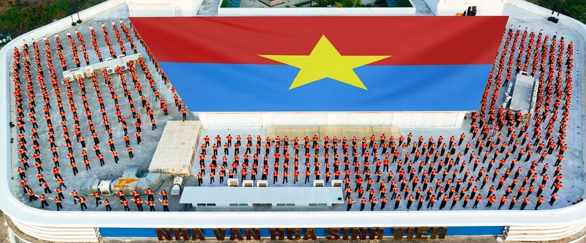 ky-niem-30-4-ca-nuoc-phu-do-mang-xa-hoi-voi-thong-diep-yeu-nuoc-3.jpg