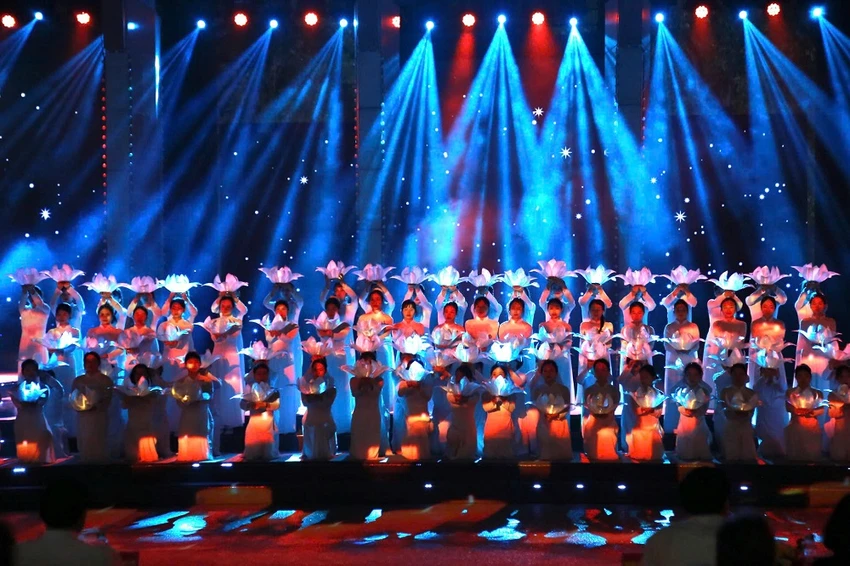 cau-truyen-hinh-vang-mai-khuc-khai-hoan-xuc-dong-tu-hao-5.jpg
