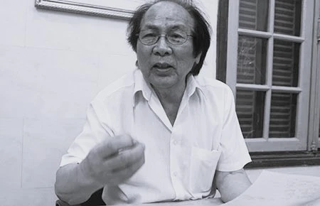 Giáo sư Hoàng Chương