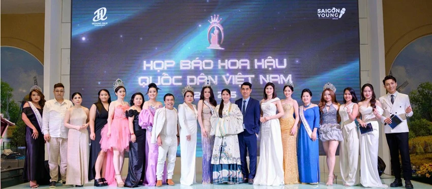 de-xuat-tuoc-vuong-mien-neu-hoa-hau-quoc-dan-viet-nam-quang-cao-sai-su-that-1.png
