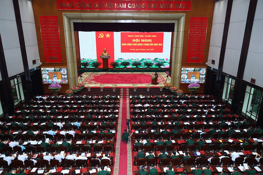 dai-tuong-phan-van-giang-coi-trong-xay-dung-the-tran-long-dan-vung-chac.png