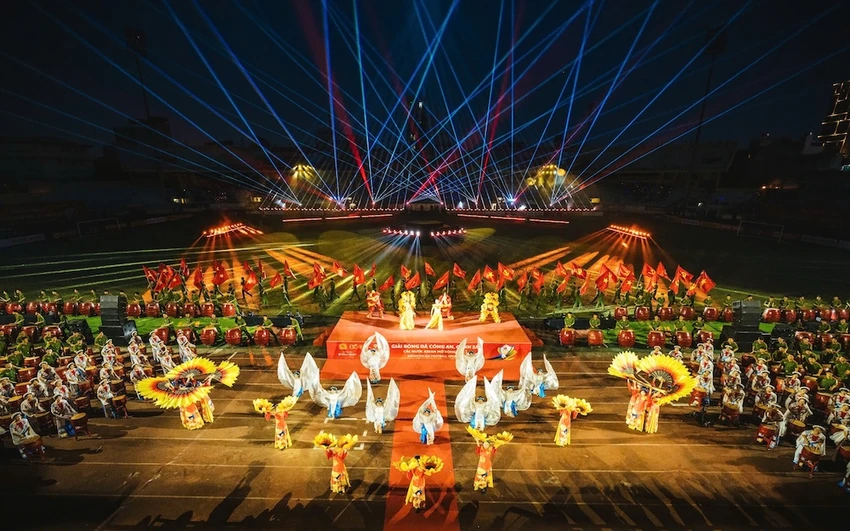 khai-mac-giai-bong-da-cong-an-canh-sat-cac-nuoc-asean-mo-rong-11.jpg
