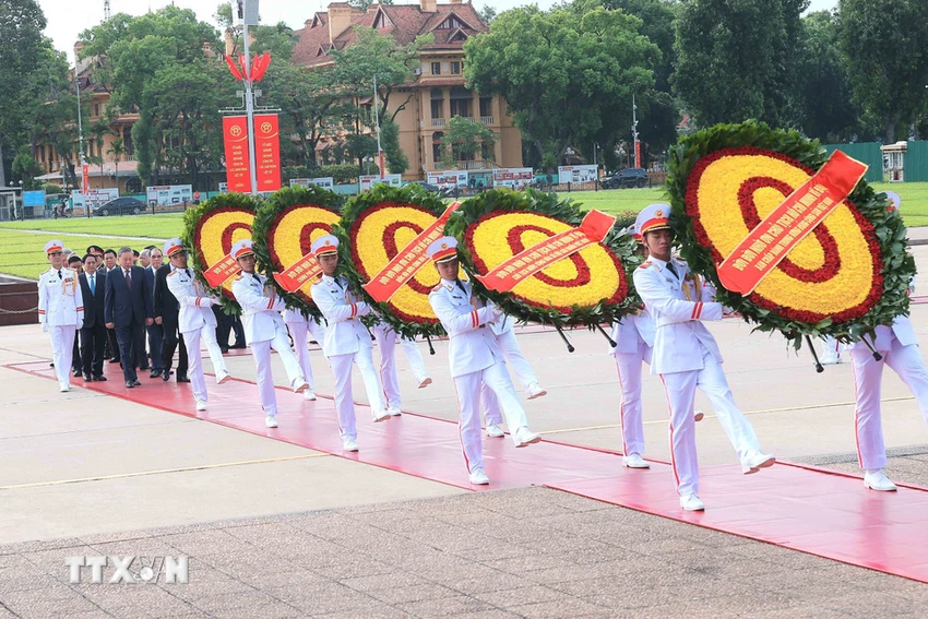 lanh-dao-dang-nha-nuoc-vao-lang-vieng-chu-tich-ho-chi-minh-nhan-ky-niem-78-nam-ngay-thuong-binh-liet-si-8168116-1.jpg