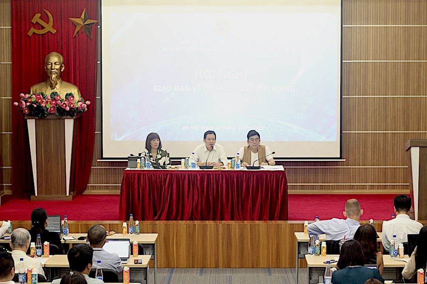 quang-cao-tren-mang-nam-nay-se-han-che-nguoi-noi-tieng-xuat-hien-neu-vi-pham.JPG