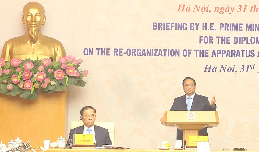 thu-tuong-chinh-phu-thong-tin-ve-sap-xep-to-chuc-bo-may-voi-cac-doan-ngoai-giao-7.JPG