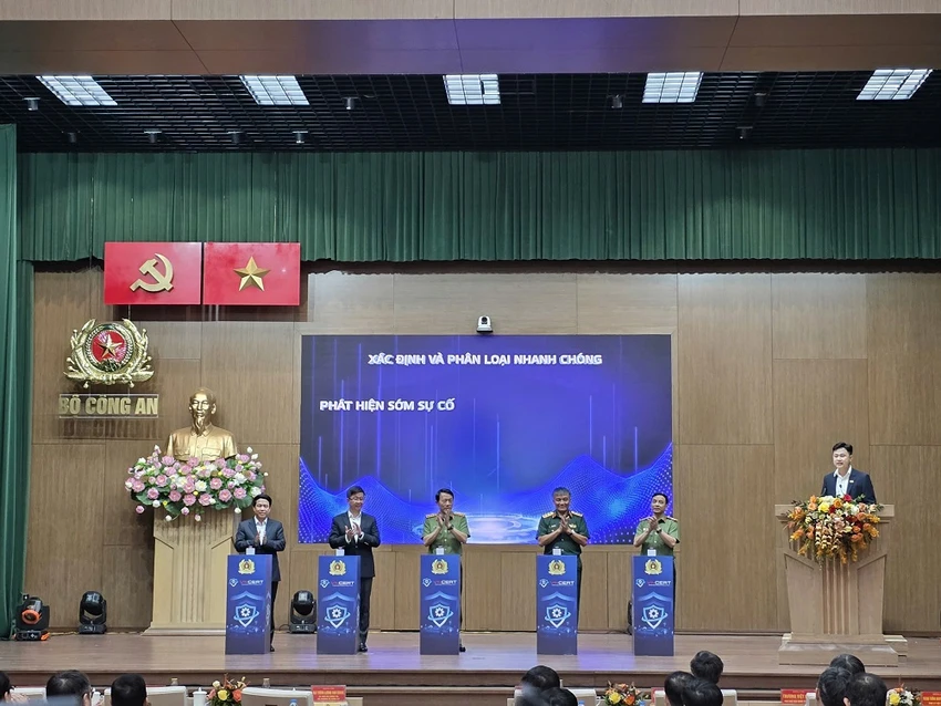 bo-truong-bo-cong-an-khong-gian-mang-viet-nam-ngay-cang-an-toan-lanh-manh-3.jpg