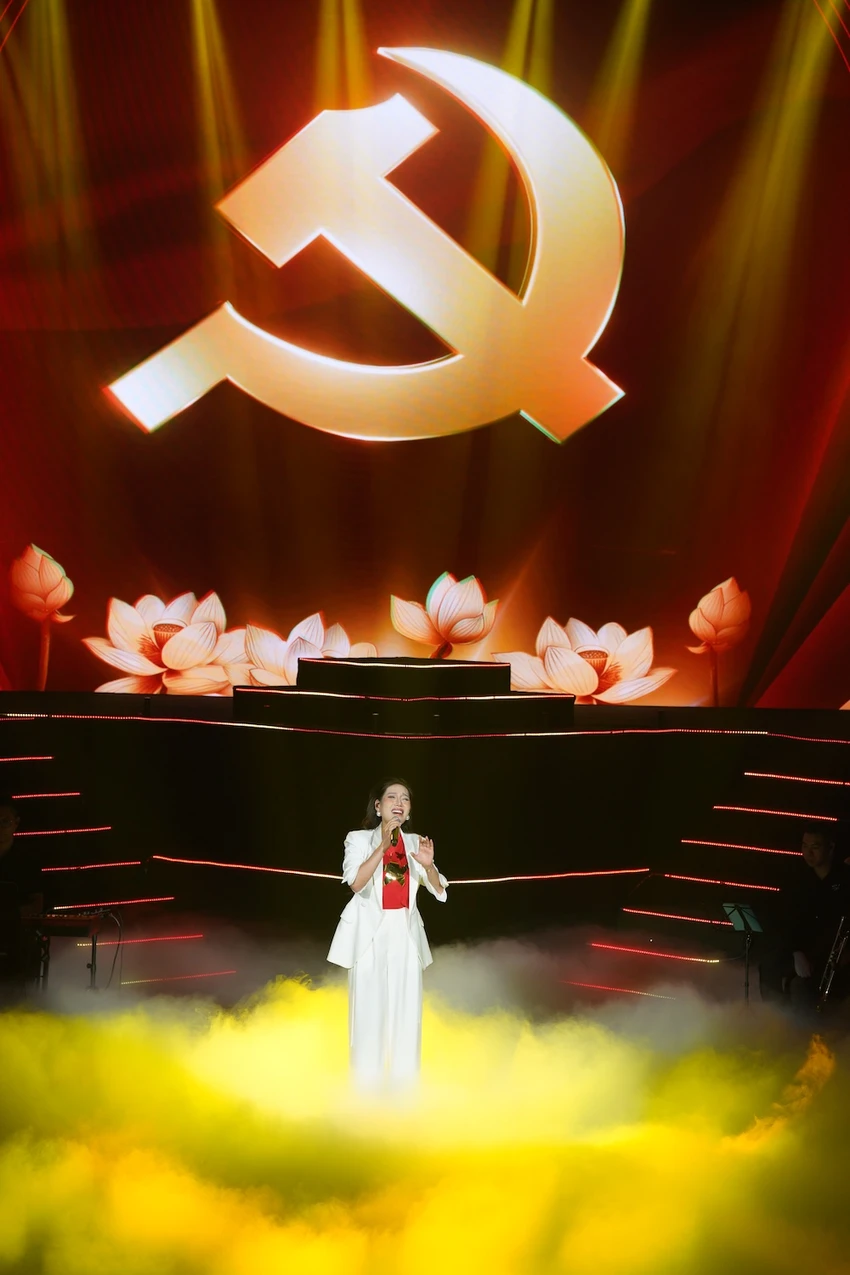 la-thu-gui-me-cua-quan-quan-sao-mai-hoang-hong-ngoc-gay-xuc-dong-3.jpeg