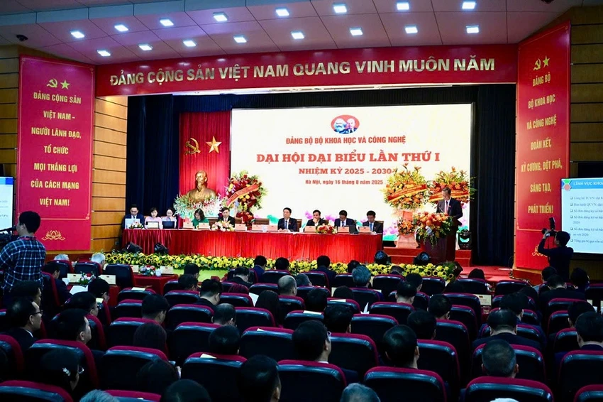 bo-truong-nguyen-manh-hung-noi-ve-bo-gen-cua-bo-kh-cn-hop-nhat-2.jpg