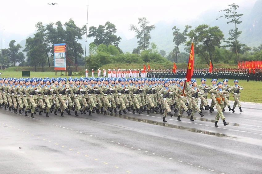dai-tuong-phan-van-giang-kiem-tra-tong-hop-luyen-luc-luong-dieu-binh-dieu-hanh-11.jpg