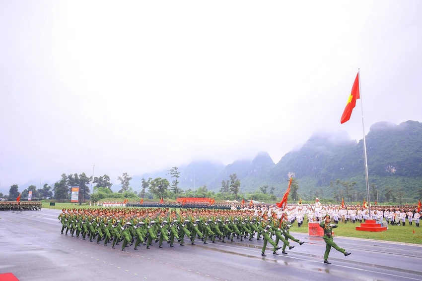 dai-tuong-phan-van-giang-kiem-tra-tong-hop-luyen-luc-luong-dieu-binh-dieu-hanh-4.jpg