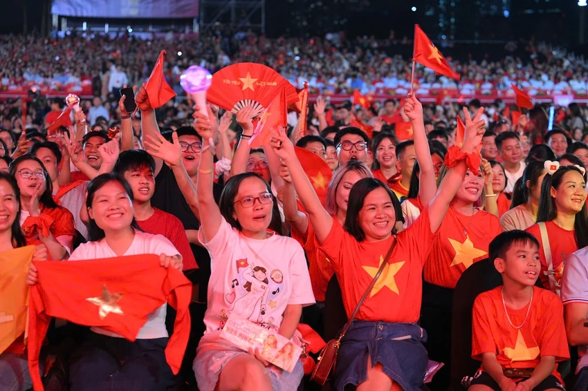tu-hao-la-nguoi-viet-nam-khoi-day-tinh-than-doan-ket.jpg