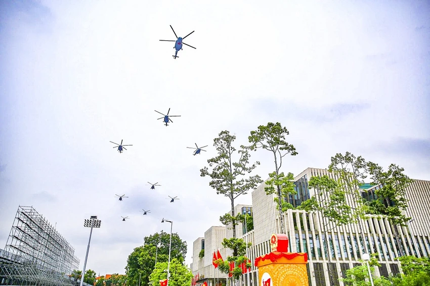 bien-doi-may-bay-tap-luyen-dieu-binh-vao-quang-truong-ba-dinh-9.jpg