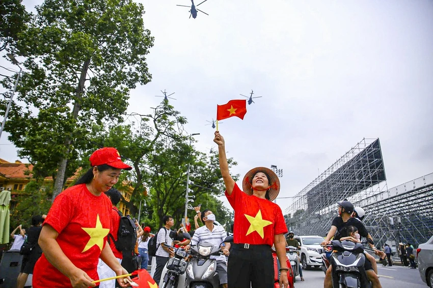 bien-doi-may-bay-tap-luyen-dieu-binh-vao-quang-truong-ba-dinh=111.jpg