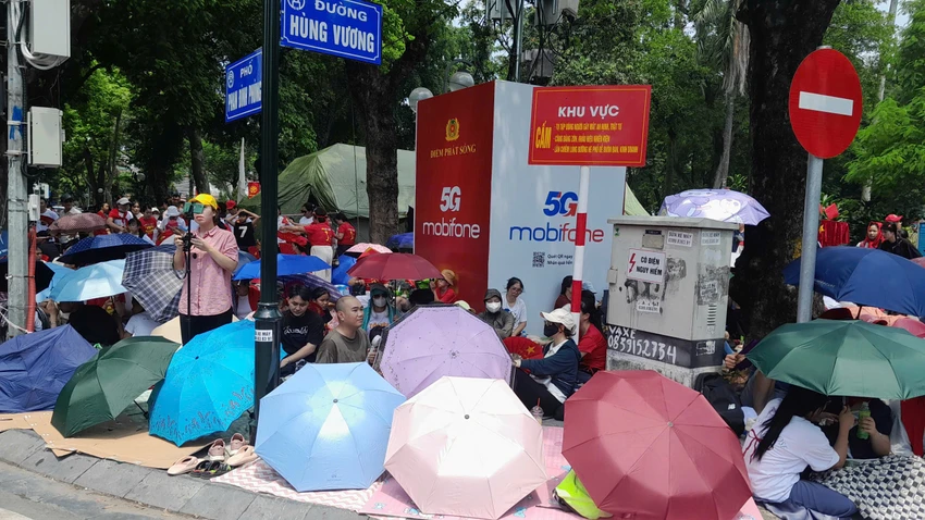 nguoi-dan-trai-bat-che-o-cho-xem-tong-hop-luyen-dieu-binh-dieu-hanh-6.jpg