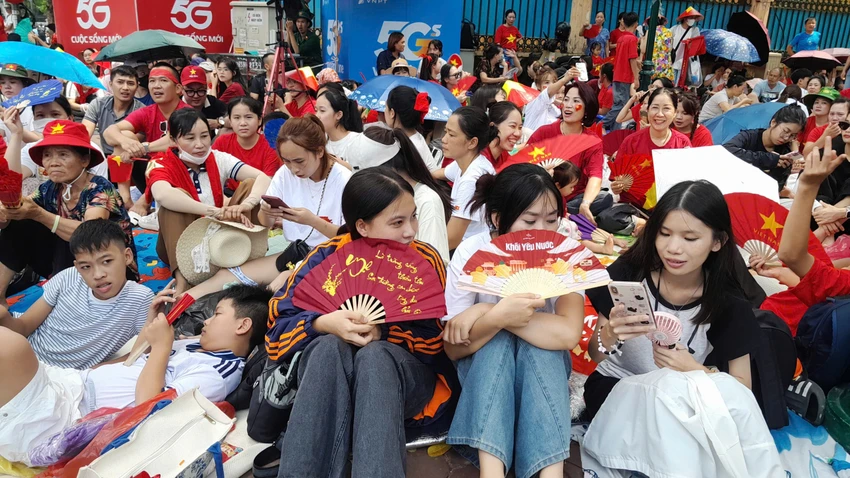 nguoi-dan-trai-bat-che-o-cho-xem-tong-hop-luyen-dieu-binh-dieu-hanh9.jpg