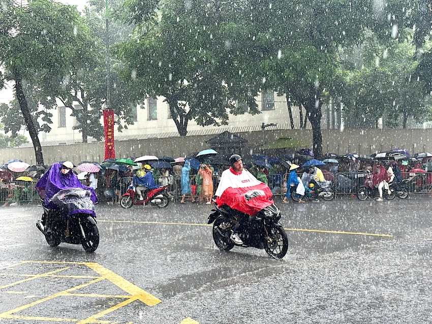 Việt Nam muôn năm