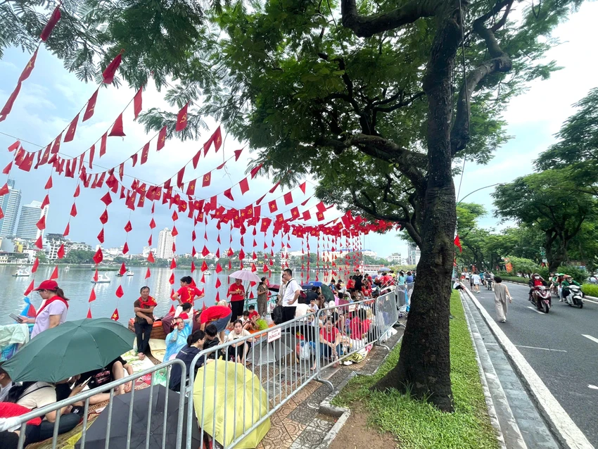 nguoi-dan-ho-vang-viet-nam-muon-nam-khi-cho-xem-dieu-binh-dieu-hanh-8.jpg