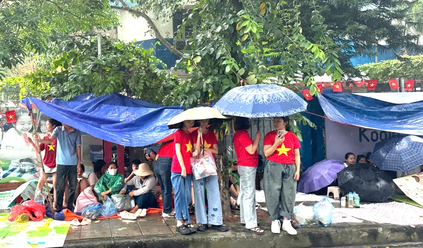 nguoi-dan-ho-vang-viet-nam-muon-nam-khi-cho-xem-dieu-binh-dieu-hanh.jpg