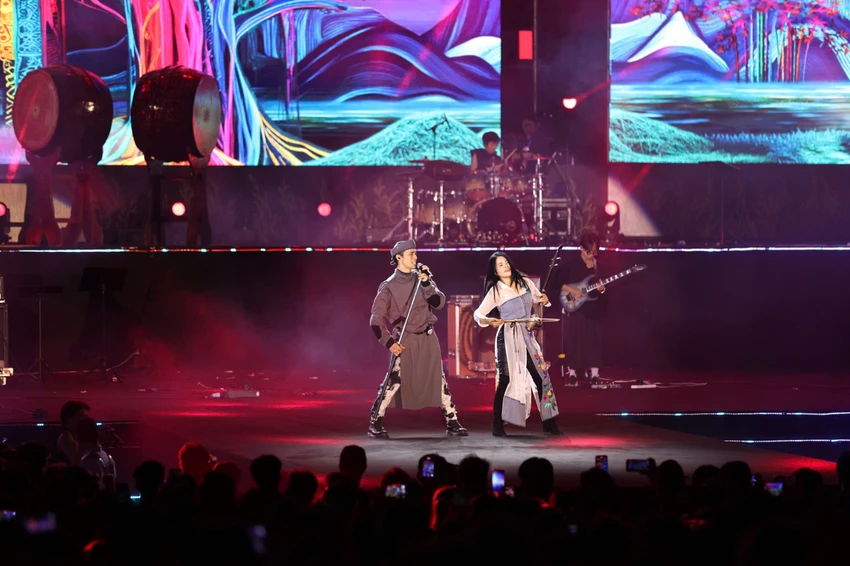 nhac-hoi-rock-concert-trai-tim-viet-nam-nhac-cach-mang-khoac-len-dien-mao-moi-1.jpg