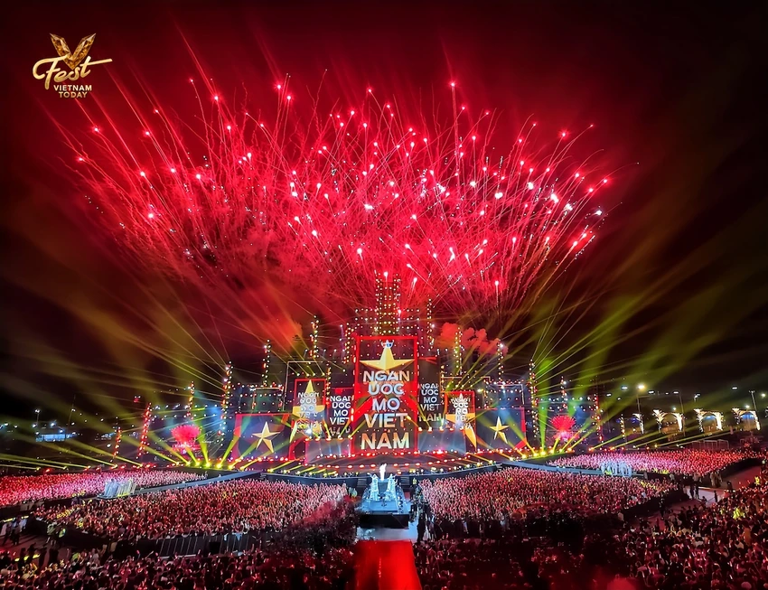 thu-tuong-chinh-phu-tham-du-dai-nhac-hoi-v-fest-vietnam-today-90.jpg