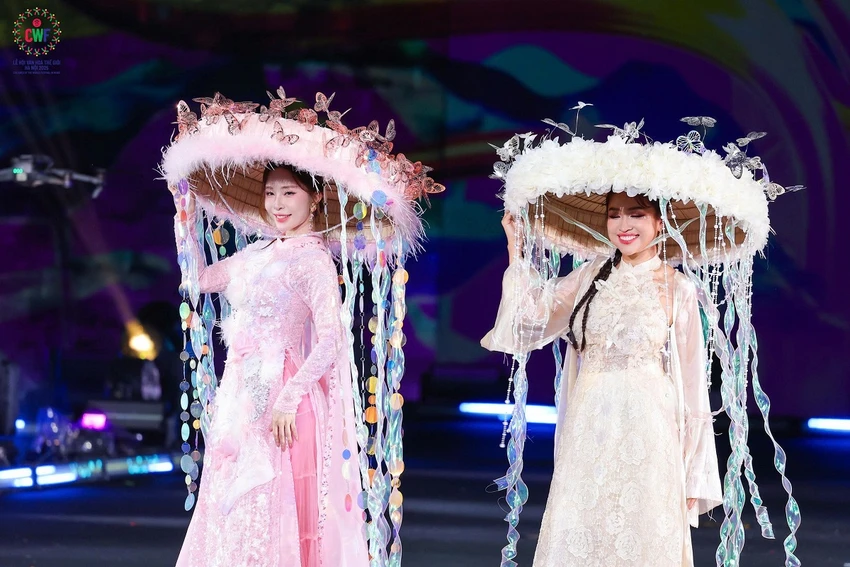 le-hoi-van-hoa-the-gioi-quyen-gop-2-5-ty-dong-ung-ho-dong-bao-vung-lu-2.jpg