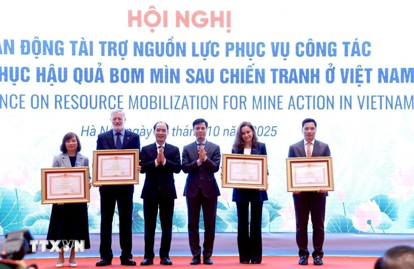 Thượng tướng Hoàn Xuân Chiến