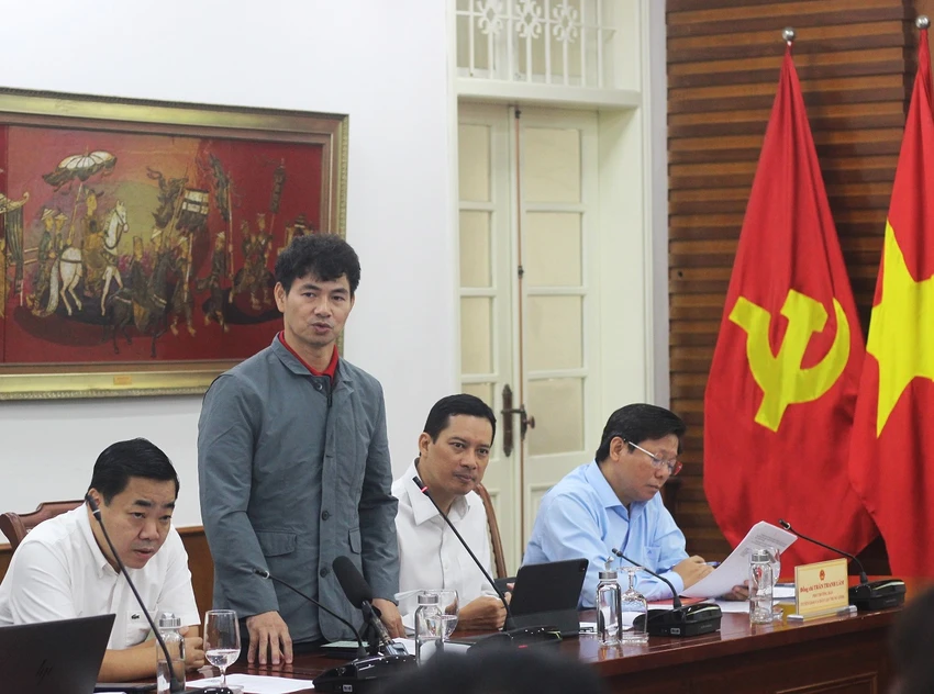 cuc-truong-nguyen-xuan-bac-tit-trong-tieu-pham-ngan-rat-phan-cam-gay-hieu-nham-ngay-lap-tuc.JPG