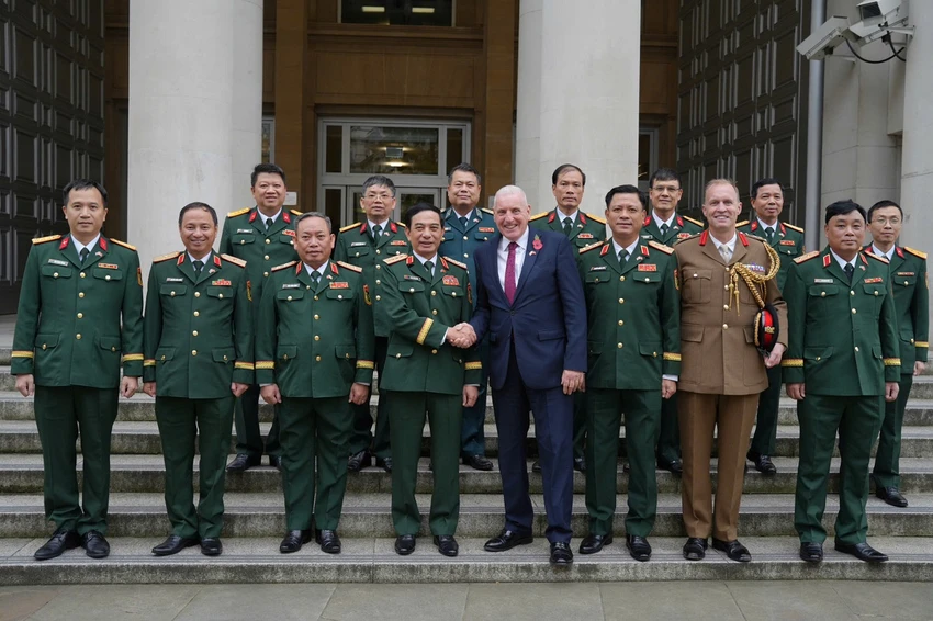 bo-quoc-phong-viet-nam-san-sang-tiep-nhan-quan-nhan-anh-sang-hoc-2.jpg