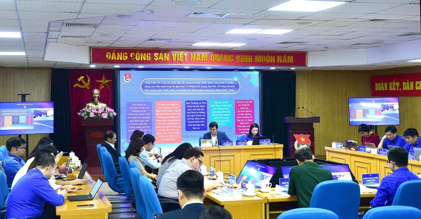 tin-tot-bi-lan-giua-hang-trieu-noi-dung-tieu-cuc-thieu-kiem-chung-1.jpg