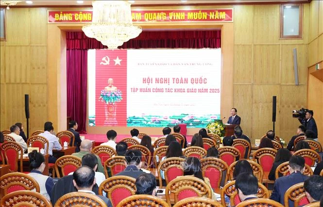 linh-vuc-khoa-giao-giu-vai-tro-then-chot-trong-su-nghiep-xay-dung-va-bao-ve-to-quoc.jpg