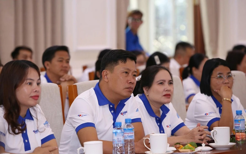 bo-gd-dl-gap-mat-80-thay-giao-co-giao-tieu-bieu-cua-chia-se-cung-thay-co-1.jpg