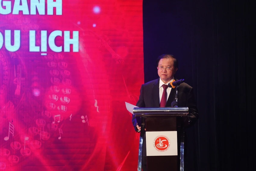 phat-dong-cuoc-thi-sang-tac-bai-hat-ve-nganh-van-hoa-the-thao-va-du-lich.JPG