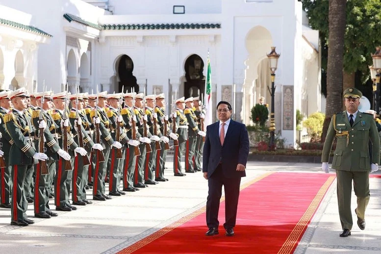 thu-tuong-su-gan-bo-giua-viet-nam-va-algeria-khong-bao-gio-thay-doi.jpg
