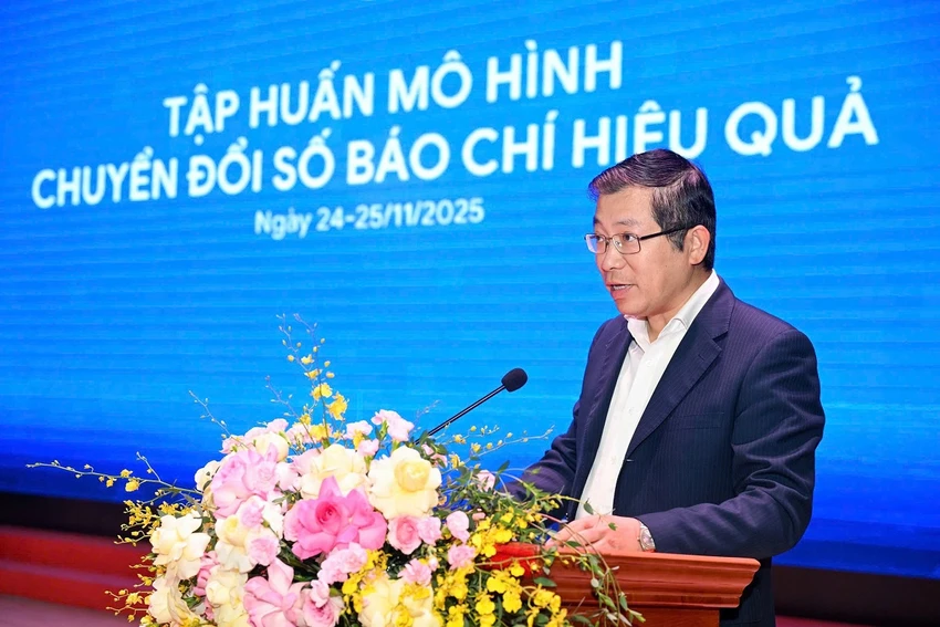 hon-2-000-hoc-vien-tren-200-diem-cau-du-tap-huan-chuyen-doi-so-bao-chi.jpg