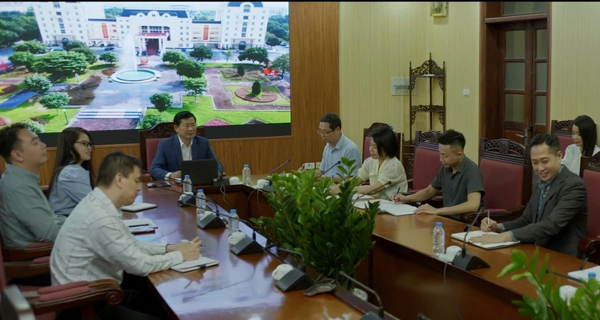 sat-nhap-tinh-giam-bien-che-nghi-huu-non-vao-phim-gia-dinh-trai-dau.jpg