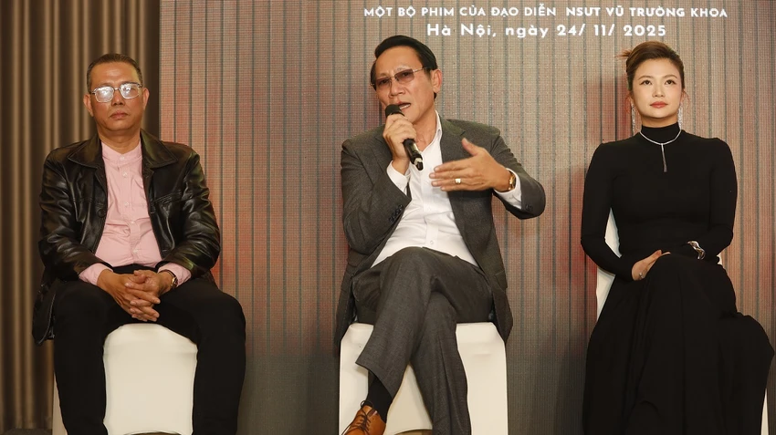 sat-nhap-tinh-giam-bien-che-nghi-huu-non-vao-phim-gia-dinh-trai-dau-2.JPG