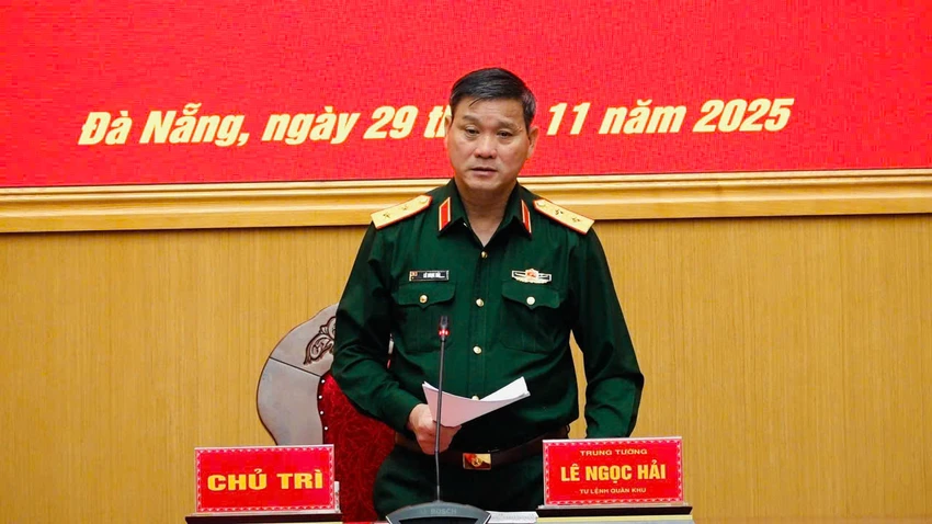 xay-dung-lai-nha-o-cho-nguoi-dan-bi-sap-do-sau-mua-lu-truoc-tet.jpg
