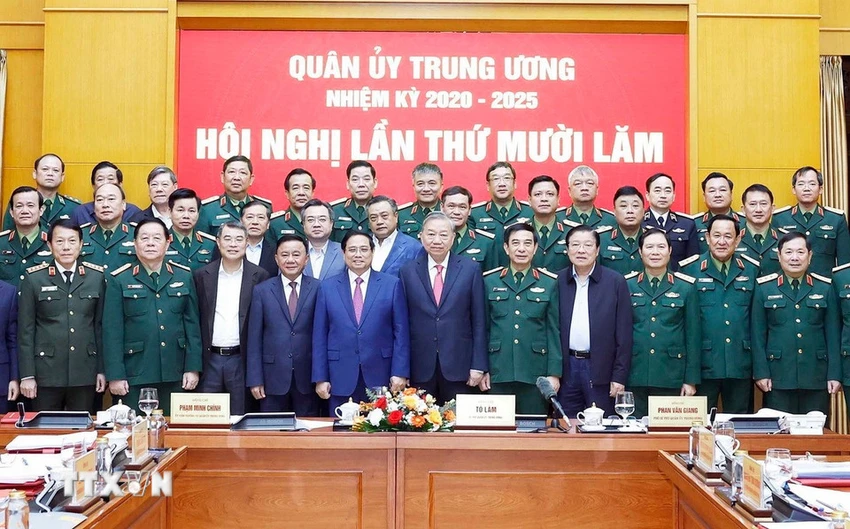 tong-bi-thu-can-tiep-tuc-xay-dung-quan-doi-tinh-gon-manh--1.jpg