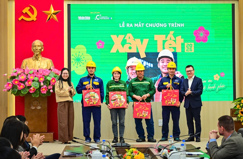 tang-gan-30-000-phan-qua-cho-cong-nhan-trong-xay-tet-2026-2.jpg