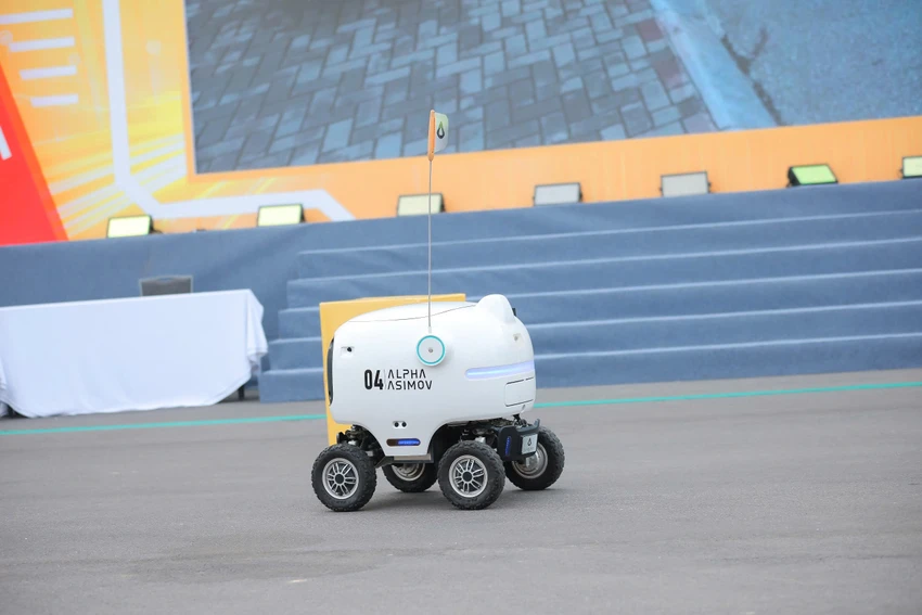 xem-robot-uav-va-ai-cuu-ho-kham-benh-3.jpg