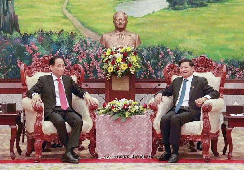 dac-phai-vien-cua-tong-bi-thu-to-lam-chuc-mung-dai-hoi-lan-thu-xii-dang-nhan-dan-cach-mang-lao-1.JPG