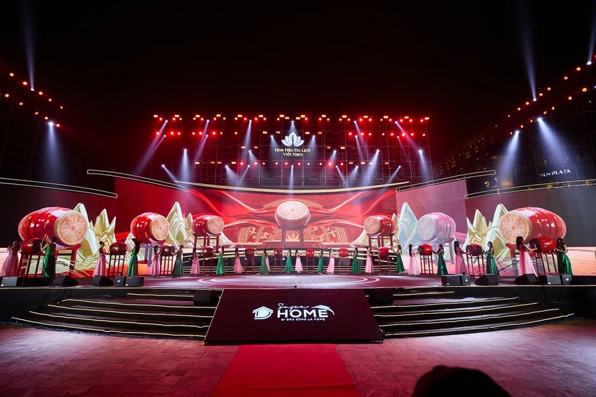 nguoi-dep-den-tu-ha-noi-dang-quang-hoa-hau-du-lich-viet-nam-2026-2.jpg