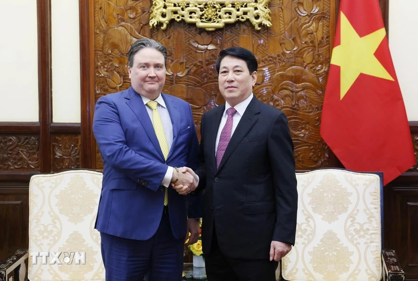 chu-tich-nuoc-luong-cuong-tiep-dai-su-hoa-ky-marc-knapper-den-chao-tu-biet-1201-1.jpg