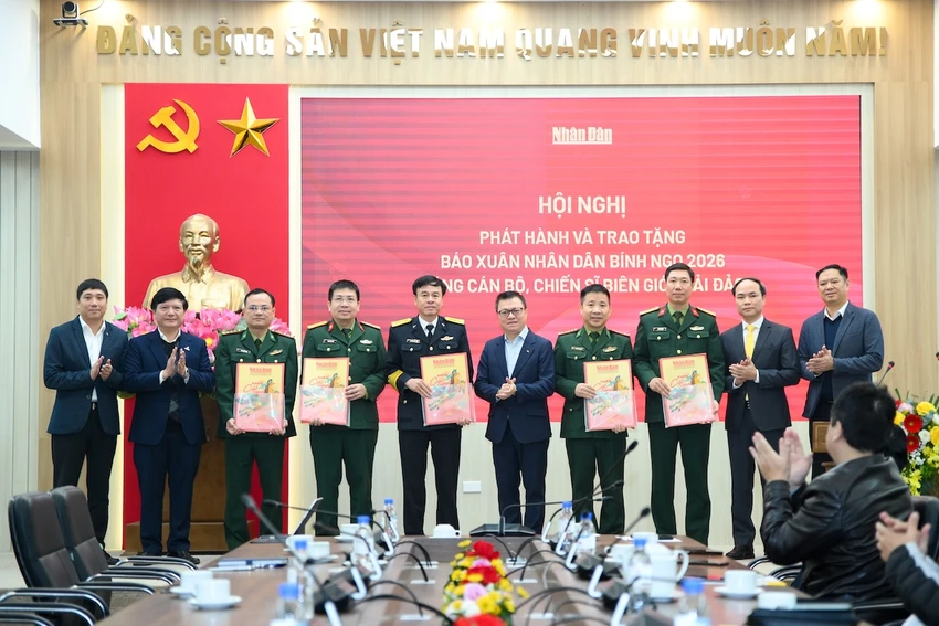 trao tang bao xuan cho cb cs bien gioi hai dao-0994.jpg
