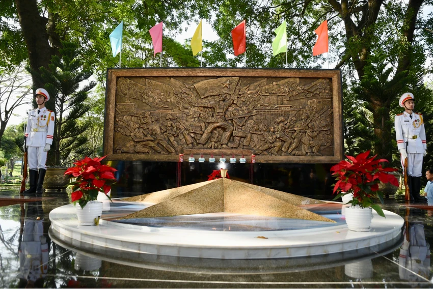 cap-bang-to-quoc-ghi-cong-doi-voi-49-liet-si-la-chien-si-biet-dong-quan-khu-sai-gon-gia-dinh.png