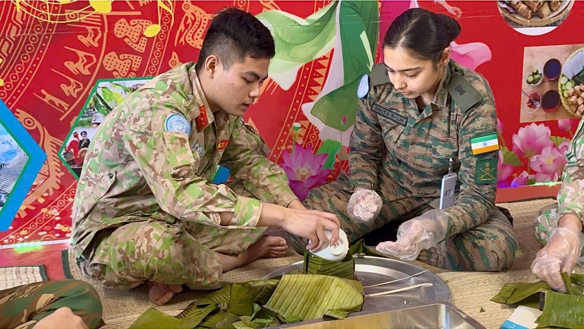 tet-viet-giua-chao-lua-abyei-bo-doi-viet-nam-goi-bang-bang-la-chuoi-rung-1.jpg