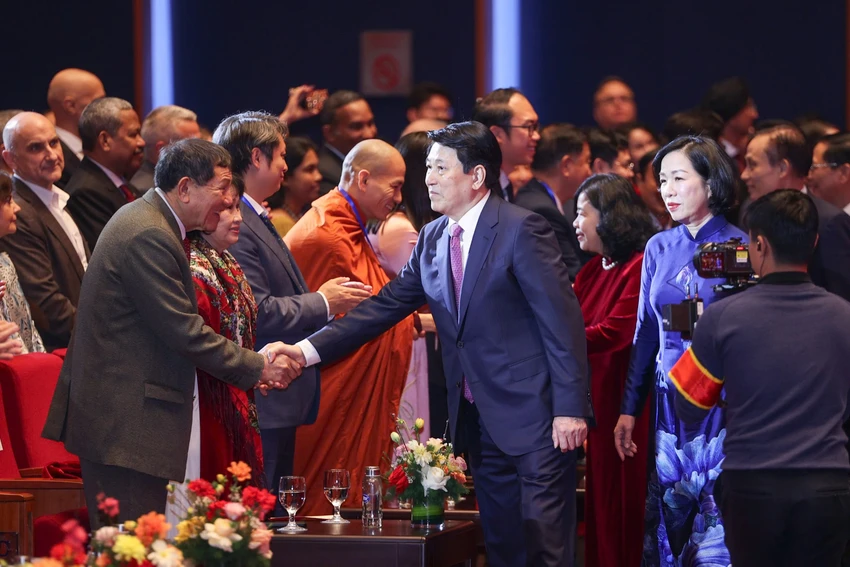 chu-tich-nuoc-o-dau-co-nguoi-viet-nam-o-do-co-khat-vong-vuon-len.jpg